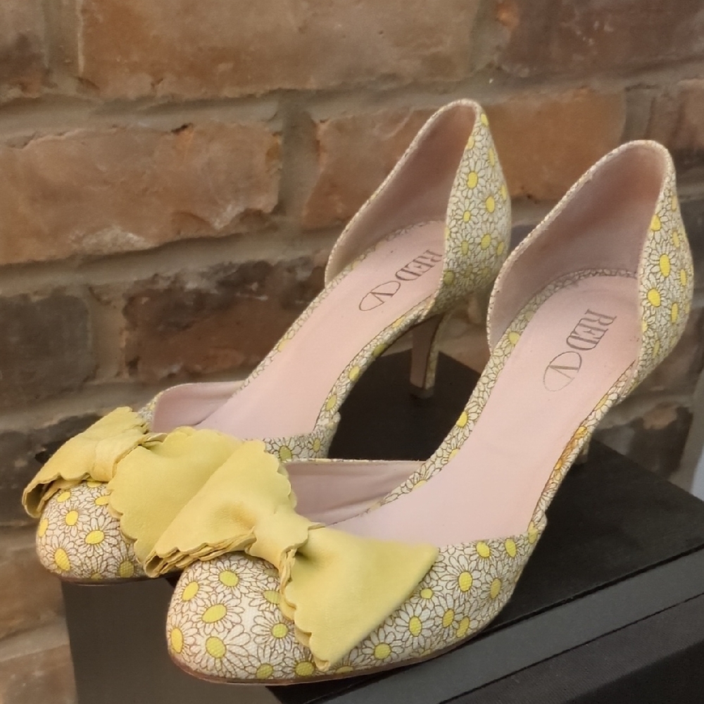 Red (by Valentino) Daisy Floral D'Orsay Kitten Heels - Size EU40
